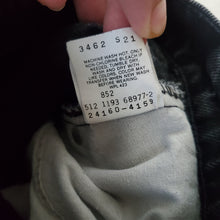 Load image into Gallery viewer, Vintage Levi's 560 Fit Black Jeans Orange Tab 5t
