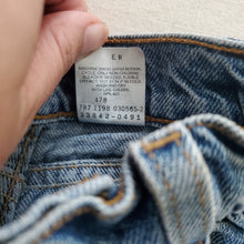 Load image into Gallery viewer, Vintage Levi's Cuffed Jean Shorts 12 months
