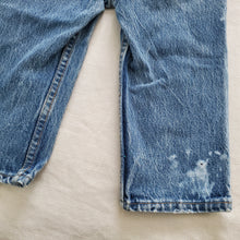 Load image into Gallery viewer, Vintage Levi&#39;s 501 Fit Jeans 2t
