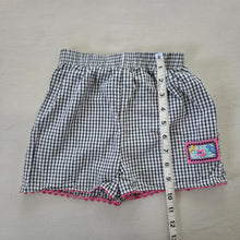 Load image into Gallery viewer, Vintage Girly Plaid Shorts 5t
