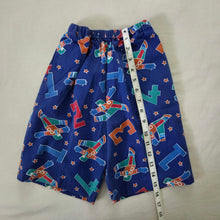 Load image into Gallery viewer, Vintage Sporty Pattern Shorts kids 7/8
