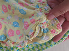Load image into Gallery viewer, Vintage Yellow Rose Floral Shorts 4t
