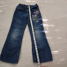 Load image into Gallery viewer, Y2k Disney Princess Jeans kids 6
