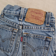 Load image into Gallery viewer, Vintage Levi&#39;s 550 Fit Jeans 2t SLIM
