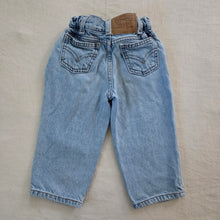Load image into Gallery viewer, Vintage Levi&#39;s High Waisted Jeans 2t
