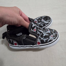 Load image into Gallery viewer, VANS Shark Black Shoes toddler 9
