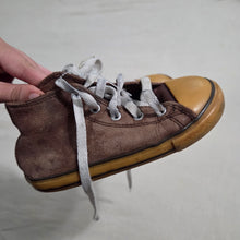 Load image into Gallery viewer, Converse Brown Leather High Tops toddler 10
