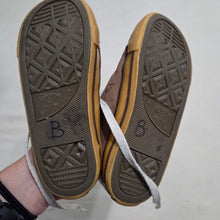 Load image into Gallery viewer, Converse Brown Leather High Tops toddler 10
