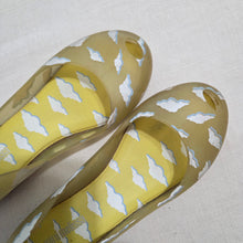Load image into Gallery viewer, Mini Melissa Yellow Cloud Shoes kids 1
