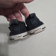 Load image into Gallery viewer, Converse Black Laceless Shoes toddler 10
