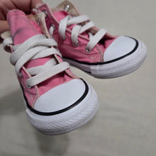 Load image into Gallery viewer, Converse High Top Pink Shoes toddler 6
