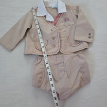 Load image into Gallery viewer, Vintage Neutral Baby Set 3 months *flaw
