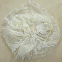 Load image into Gallery viewer, Vintage White Semi-Circle Dress 5t

