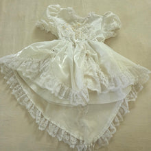 Load image into Gallery viewer, Vintage White Semi-Circle Dress 5t
