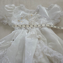 Load image into Gallery viewer, Vintage White Semi-Circle Dress 5t
