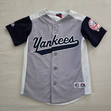 Load image into Gallery viewer, Vintage NY Yankees Jeter Jersey kids 7/8
