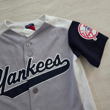 Load image into Gallery viewer, Vintage NY Yankees Jeter Jersey kids 7/8
