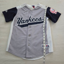 Load image into Gallery viewer, Vintage NY Yankees Jeter Jersey kids 7/8
