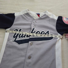 Load image into Gallery viewer, Vintage NY Yankees Jeter Jersey kids 7/8
