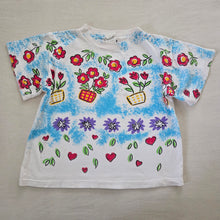 Load image into Gallery viewer, Vintage Flowery Tee kids 10/12
