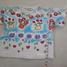 Load image into Gallery viewer, Vintage Flowery Tee kids 10/12
