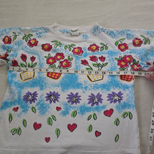 Load image into Gallery viewer, Vintage Flowery Tee kids 10/12
