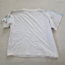 Load image into Gallery viewer, Vintage Flowery Tee kids 10/12
