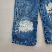 Load image into Gallery viewer, Vintage Wrangler Distressed Jeans 2t
