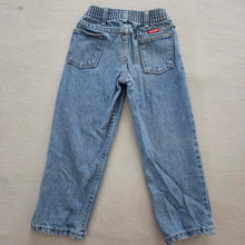 Load image into Gallery viewer, Vintage Wrangler Blue Jeans 5t

