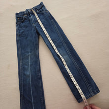 Load image into Gallery viewer, Vintage Lee Blue Jeans kids 6 SLIM
