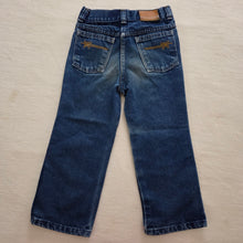 Load image into Gallery viewer, Vintage Butterfly Pocket Jeans 4t
