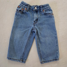 Load image into Gallery viewer, Y2k Levi&#39;s 526 Fit Jeans 12 months

