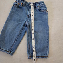 Load image into Gallery viewer, Y2k Levi&#39;s 526 Fit Jeans 12 months
