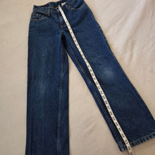 Load image into Gallery viewer, Vintage Levi&#39;s 550 Fit Jeans kids 12
