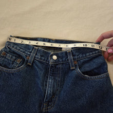 Load image into Gallery viewer, Vintage Levi&#39;s 550 Fit Jeans kids 12
