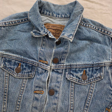 Load image into Gallery viewer, Vintage Levi&#39;s Jean Jacket kids 10/12
