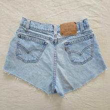 Load image into Gallery viewer, Vintage Levi&#39;s 550 Fit Cutoff Jean Shorts Orange Tab kids 12 (24 inch waist)

