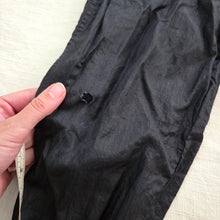 Load image into Gallery viewer, Older Nike Black Windbreaker Pants 5t/6
