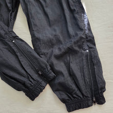 Load image into Gallery viewer, Older Nike Black Windbreaker Pants 5t/6
