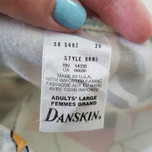 Load image into Gallery viewer, Vintage 90s Pattern Kapri Shorts kids 10/12
