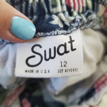 Load image into Gallery viewer, Vintage Floral Flowy Jean Shorts kids 10/12
