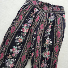 Load image into Gallery viewer, Vintage Palmettos Wallpaper Floral Pants kids 7
