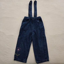 Load image into Gallery viewer, Vintage Flower Suspender Jeans 3t
