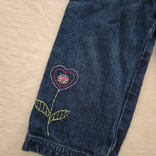 Load image into Gallery viewer, Vintage Flower Suspender Jeans 3t
