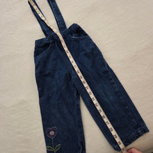 Load image into Gallery viewer, Vintage Flower Suspender Jeans 3t
