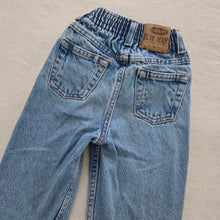 Load image into Gallery viewer, Vintage Old Navy Classic Jeans kids 6 SLIM
