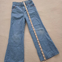 Load image into Gallery viewer, Vintage 70s Flared Colorful Pocket Blue Pants 5t
