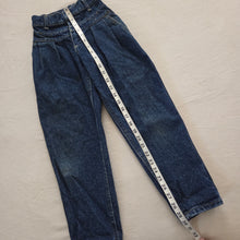Load image into Gallery viewer, Vintage Lee Yoke Front High Waist Jeans kids 7 SLIM
