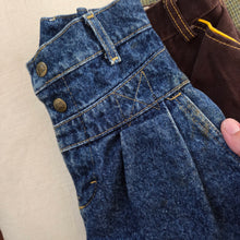 Load image into Gallery viewer, Vintage Lee Yoke Front High Waist Jeans kids 7 SLIM
