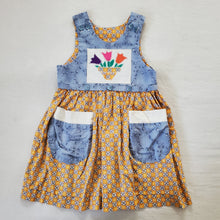 Load image into Gallery viewer, Vintage Flower Pattern Dress 5t/6
